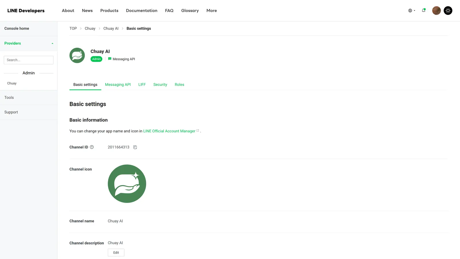 หน้า Basic settings ของช่องทาง แสดงแท็บ Messaging API ให้กด